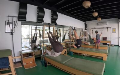 Moving with pelvis control