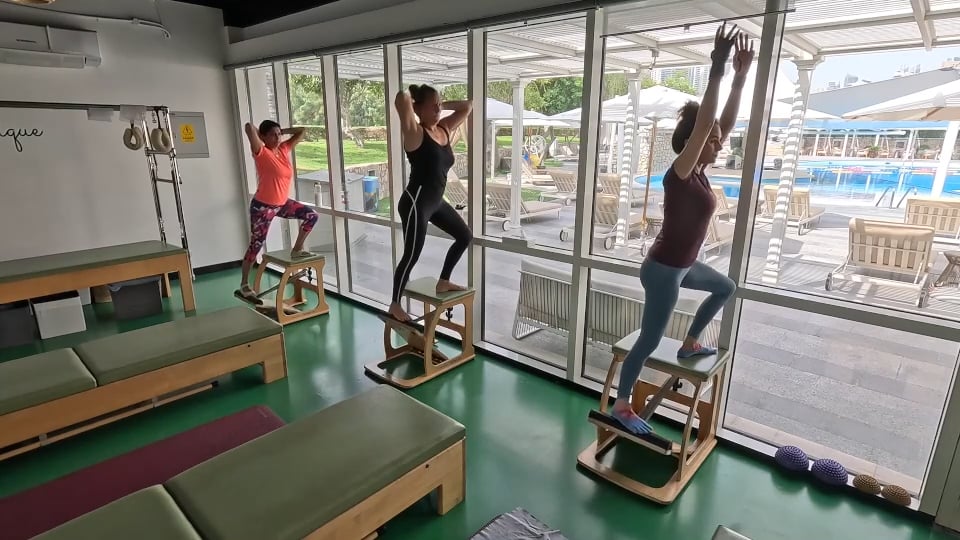 Hips strength for squat and turn out